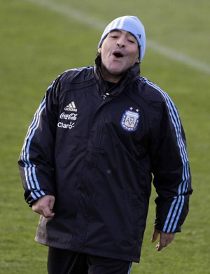 Maradona to face hearing on Sunday over outburst