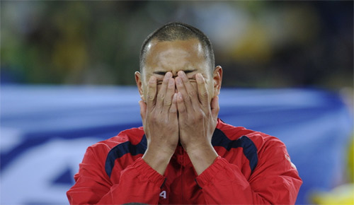 Tearful DPRK player lights up stadium