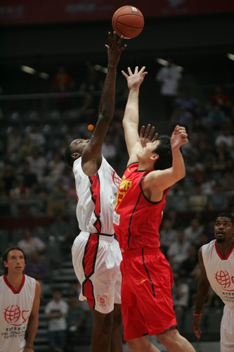 Yao charity game staged in Beijing