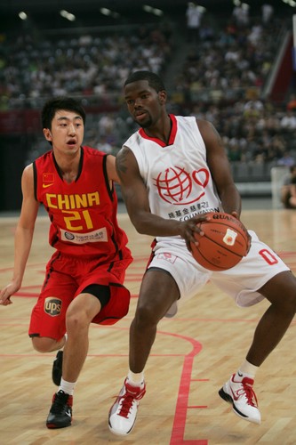 Yao charity game staged in Beijing