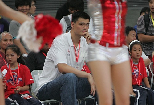 Yao charity game staged in Beijing