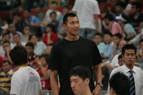 Yao charity game staged in Beijing