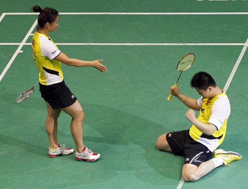 China reigns at badminton Worlds with sweep