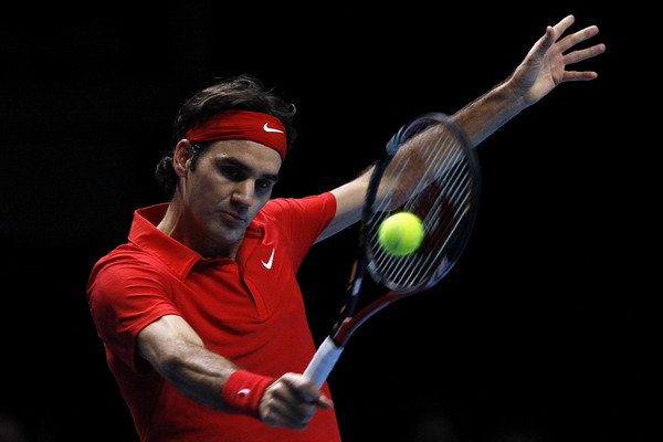 No 2 Federer beats Murray in 2 sets at ATP finals