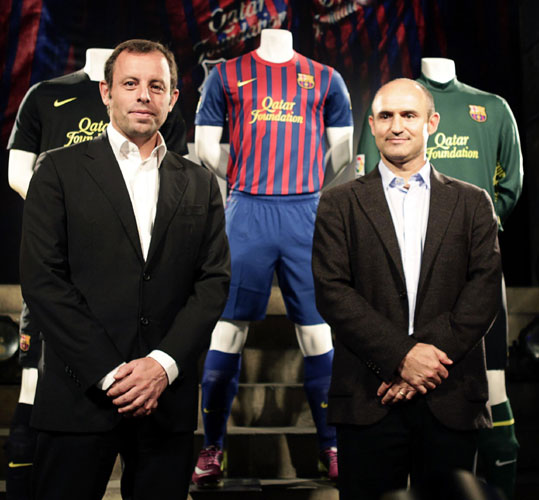 Barca unveils new jerseys for 2011-12 season