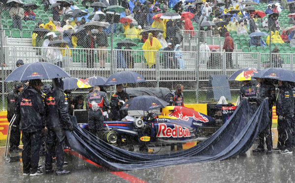 Button wins rain-delayed Canadian F1 Grand Prix