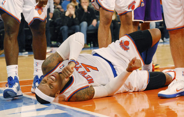 Anthony flourishes as Knicks roar past Lakers