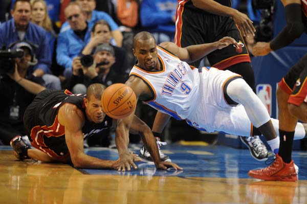 LeBron James leads Heat to big win over Thunder