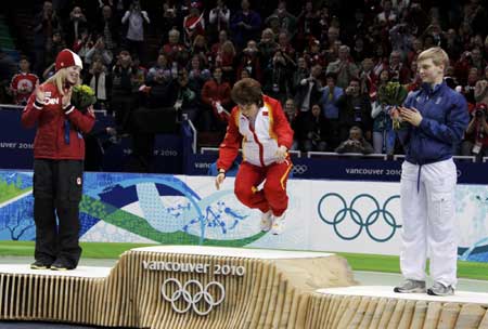 Wang Meng defends 500m short track gold