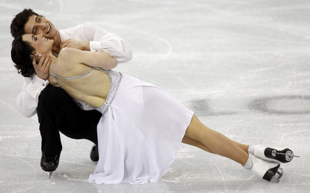 Canada's Virtue, Moir win ice dance gold medal