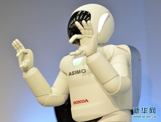 日本本田公司机器人会表演手语