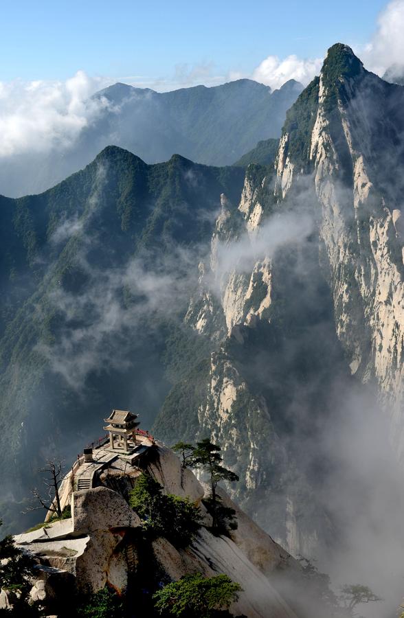 Breathtaking scenery of Mount Hua