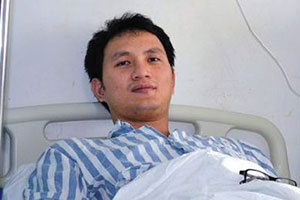 Trending across China:Doctor saves patient under attack