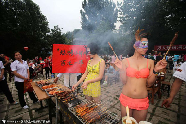 Summer style - cross-dressing at West Lake