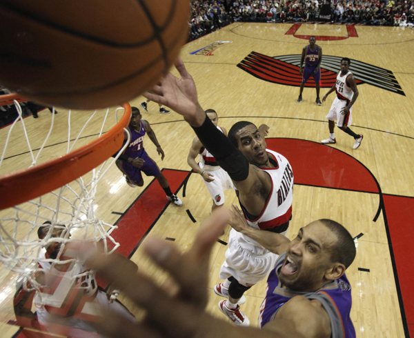 NBA：马刺刺痛小牛 太阳灼伤开拓者 双双4:2晋级