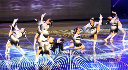 亚运拉拉队全国选拔赛舞蹈拉拉队总决赛在广州举行