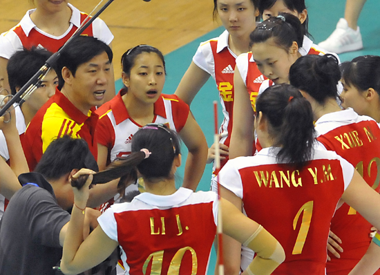 女排精英赛：中国女排1:3不敌多米尼加