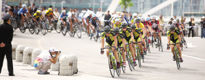 环中国自行车赛在津落幕 海河之畔群车飞驰