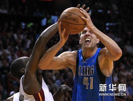 NBA：热火不敌小牛[组图]