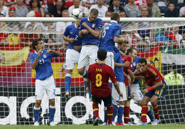 欧洲杯：西班牙1:1意大利 世界冠军握手言和