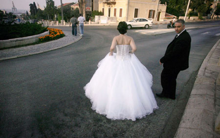 Wedding amid Lebanon-Israel conflict