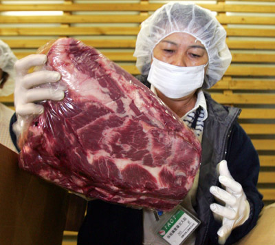 1st post-ban U.S. beef hits Japan