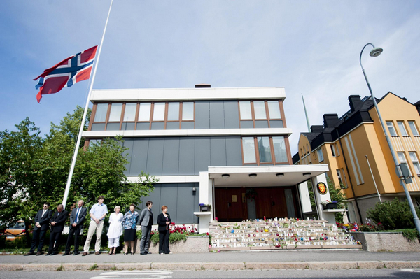 Norwegians mourn massacre victims in silence