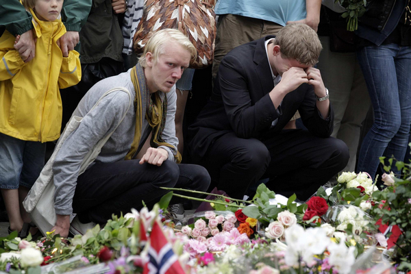 Norwegians mourn massacre victims in silence