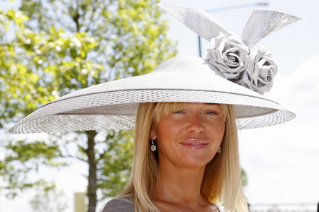 UK Royal Ascot: He on horse, she in hat