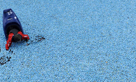 Paddle among thousands of plastic ducks on Thames