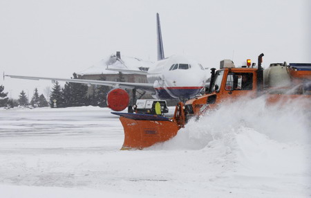 Heavy snow brings travel chaos in Europe