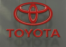 Toyota to recall Prius, halts shipments on 2 hybrids
