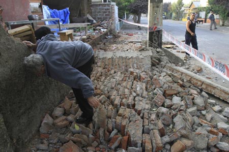 Huge 8.8-magnitude quake hits Chile