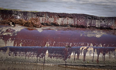 BP to show live video during spill-shutoff bid