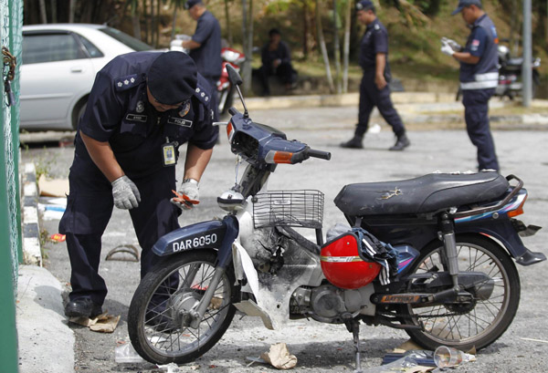 5 injured in explosions near Malaysian court
