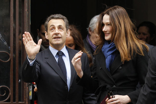 France votes as Sarkozy faces defeat