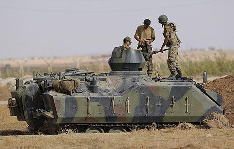 Turkey, Syria exchange artillery fire for 5th day