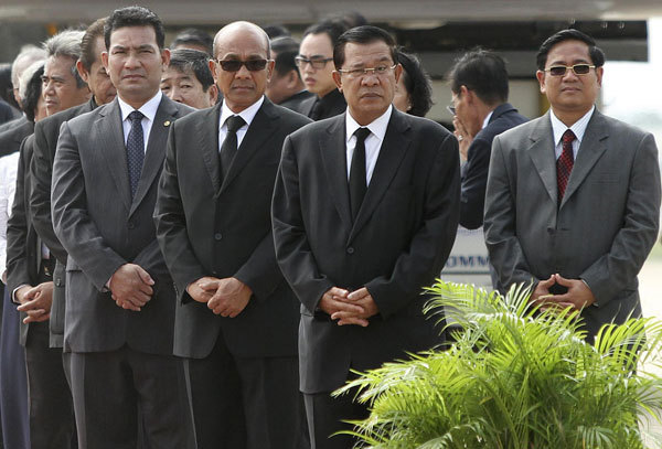 Cambodian King to bring home King-Father