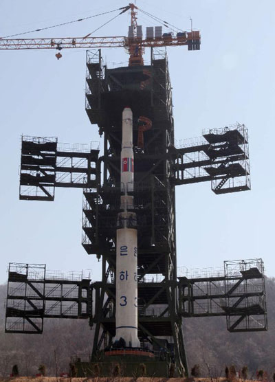 DPRK places rocket into position for launch:Yonhap