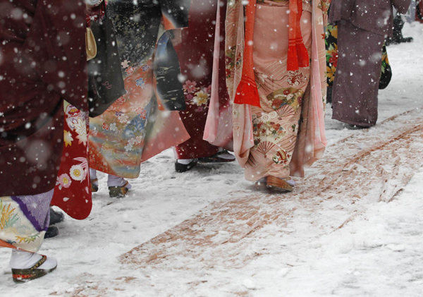 Heavy snow impacts on traffic in eastern Japan