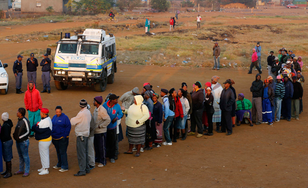 South Africans vote, ruling party favored