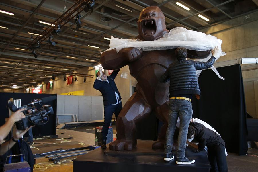 Giant chocolate King-Kong ready to storm the stage