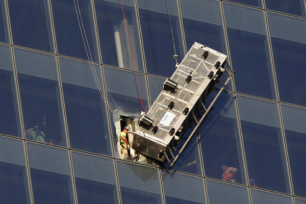 Dangling workers rescued from World Trade Center