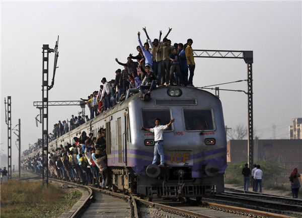 Indian govt presents railway budget