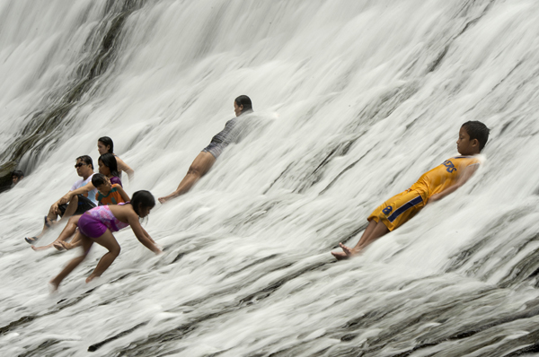 Filipinos flock to Wawa Dam on World Water Day