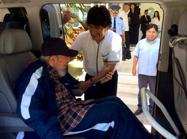 Fidel Castro marks 89th birthday with surprise visit