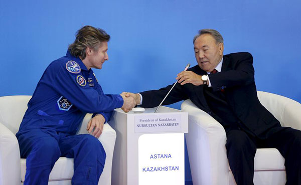 Kazakhstan welcomes cosmonaut after record achievement