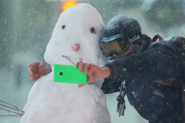 New York, Washington clean up after fatal blizzard