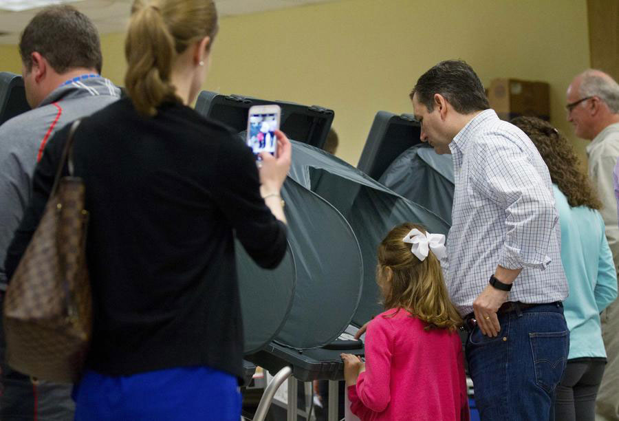 Americans vote on Super Tuesday