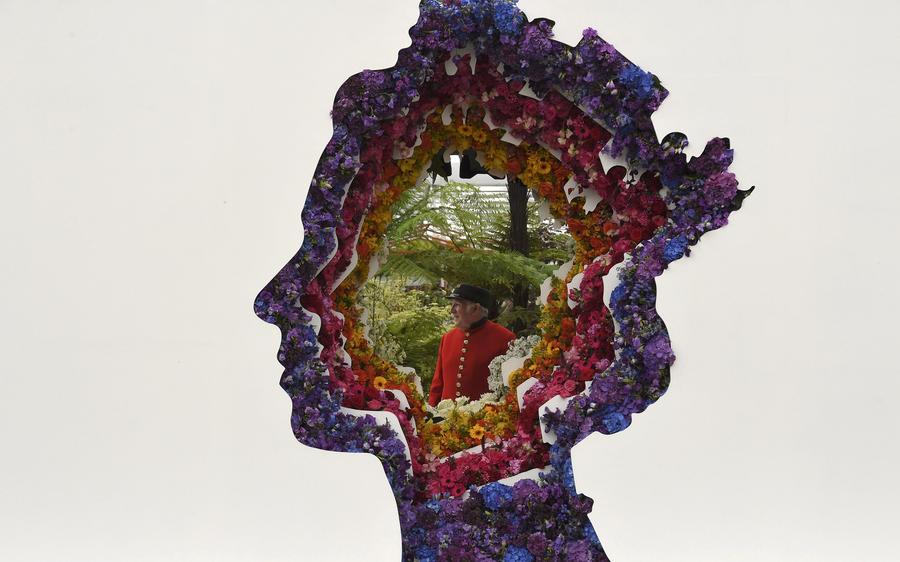 Blooming exhibits at London's Chelsea Flower Show